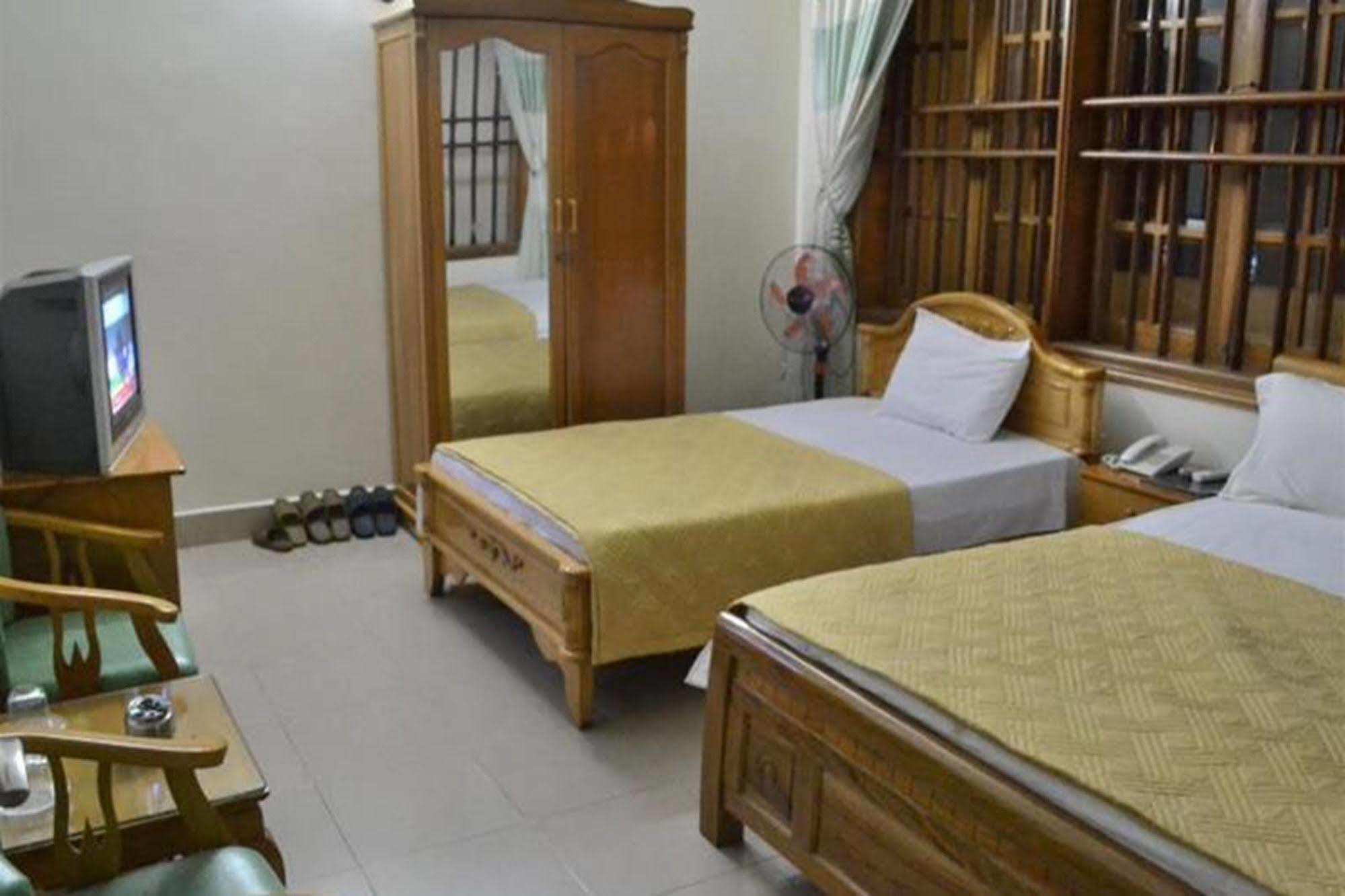 Hoang Ngoc Hotel Dong Khe Sau Kültér fotó